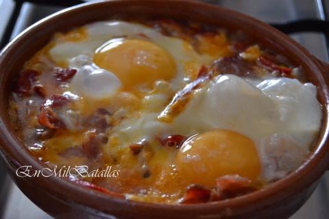 Cazuelitas de huevos con pimientos