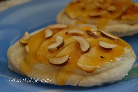 Pastelitos rústicos de manzana y avellanas