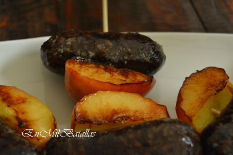 Pinchos de morcilla y manzana