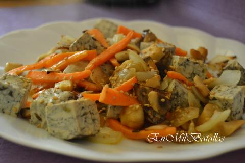 Salteado de verduritas y tofu griego