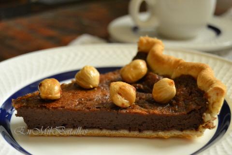 Tarta de chocolate con avellanas caramelizadas