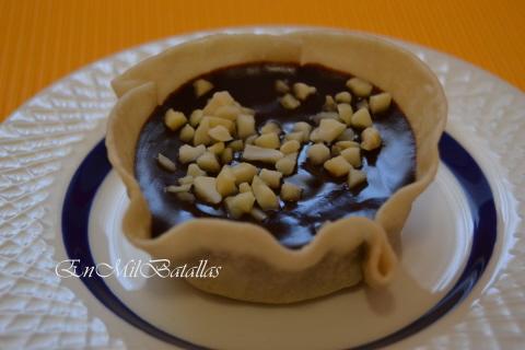 Cestitas de crema de chocolate y almendras