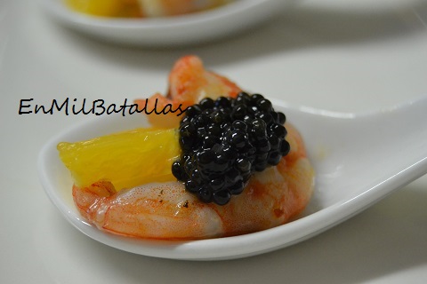 Cucharitas de langostinos y caviar con cítricos