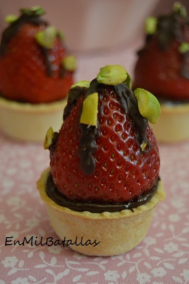 Pastelitos de fresas y chocolate