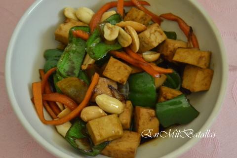 Salteado oriental de tofu