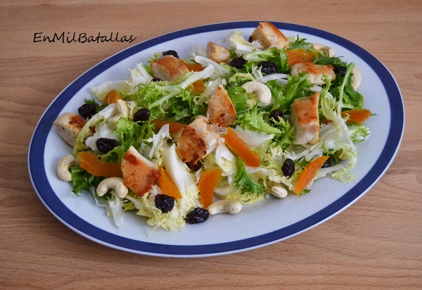 Ensalada de pollo con escarola y frutos secos - En Mil Batallas