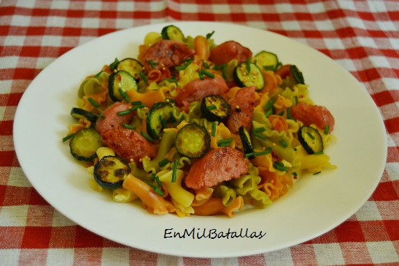 Pasta con butifarra blanca