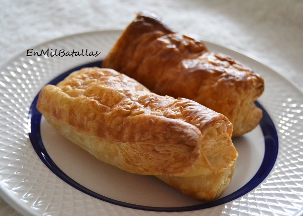 Rollitos hojaldrados de chocolate, pistachos y naranja - En Mil Batallas