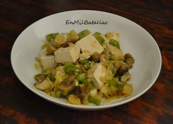 Tofu con vegetales picantes - En Mil Batallas