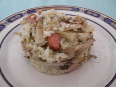 Arroz con setas y salchicha