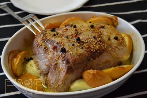 Asado de cerdo con manzana