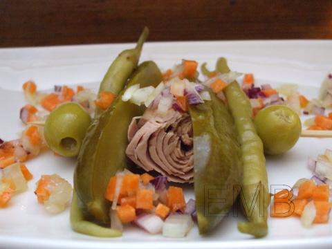 Banderilla de pepinillo relleno