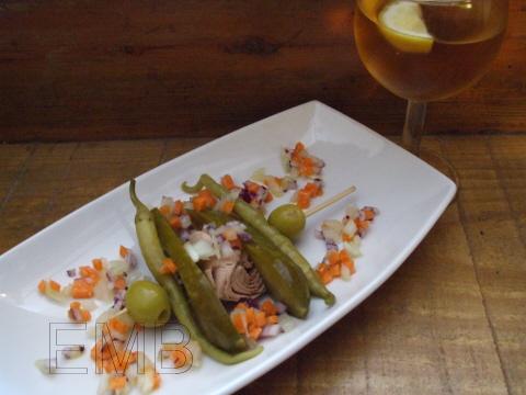 Banderilla de pepinillo relleno