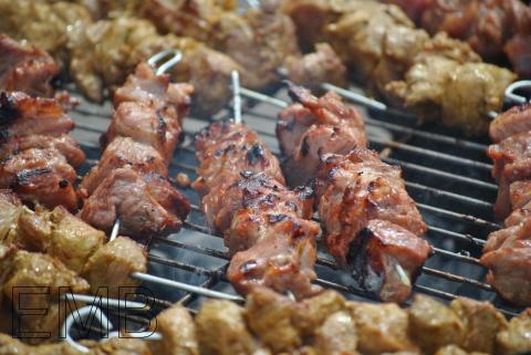Brochetas de cerdo a la miel para barbacoa