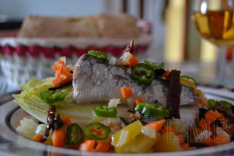 Ensalada de endivias con sardinas al limón