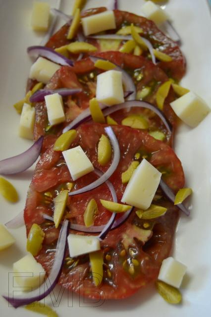 Ensalada de tomate pata negra