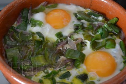 Huevos en cazuela