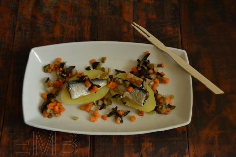 Montaditos de patata y sardina