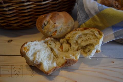 Panecillos de albaricoque y pistacho
