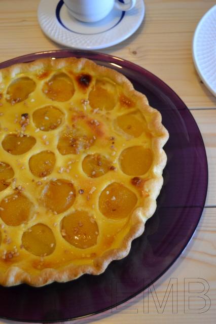 Tarta de ciruelas doradas