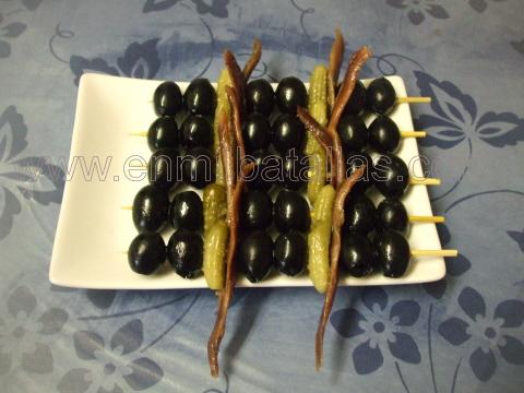 Banderillas de aceitunas negras