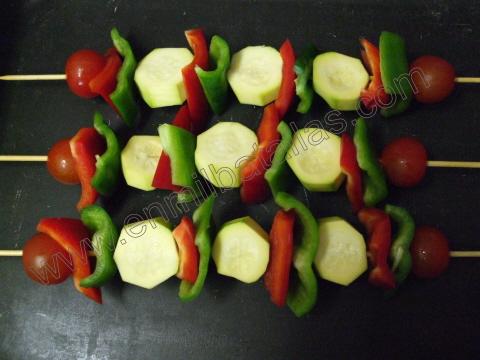 Brochetas de hortalizas veraniegas