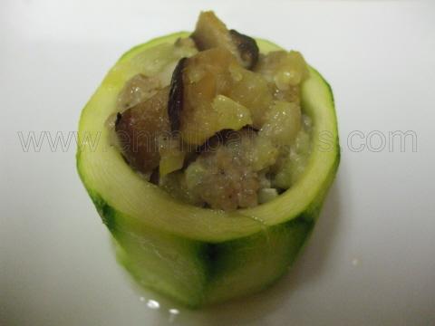 Calabacín relleno de setas y carne