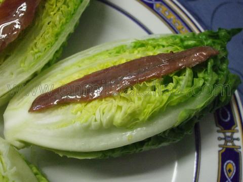Cogollos con anchoillas