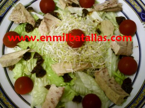 Ensalada completa de atún y alfalfa germinada