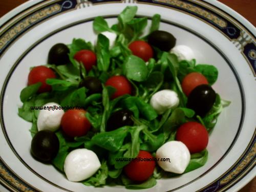 Ensalada de canónigos y mozzarella