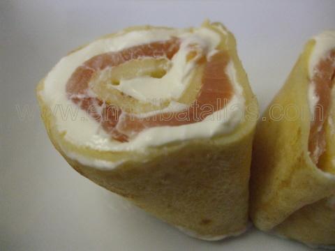 Espirales de queso cremoso y salmón ahumado