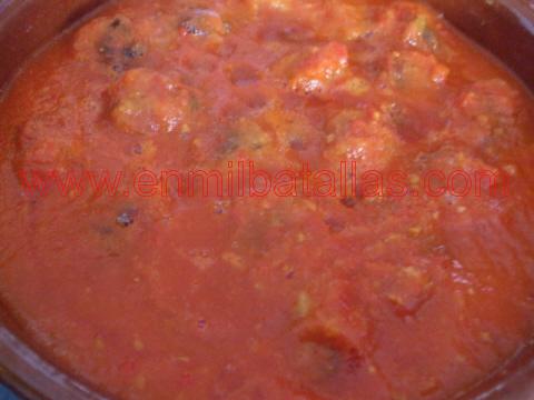 Falsas albóndigas en salsa