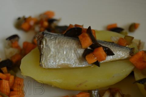 Montaditos de patata y sardina