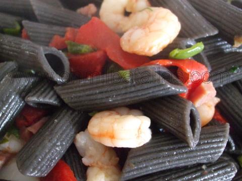 Pasta negra con gambas