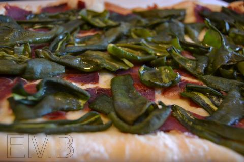Pizza blanca de jamón y pimiento