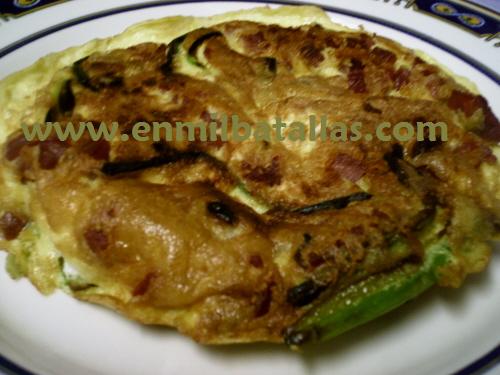 Tortilla de ajetes tiernos y jamón
