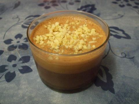 Vasitos de chocolate y almendra