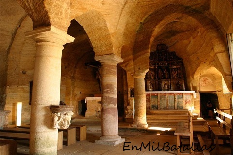 Iglesia rupestre de Olleros de Pisuerga, Palencia, España. Interior.