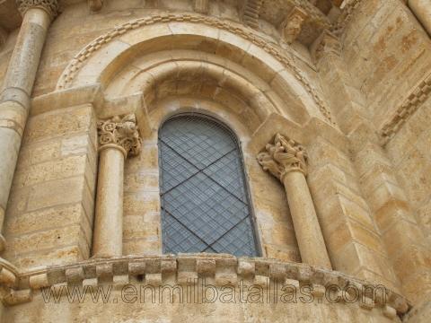 Detalle exterior de la iglesia de San Martín, Frómista (Palencia)