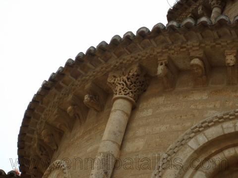 Detalle de la iglesia de San Martín de Tuy, Frómista (Palencia)