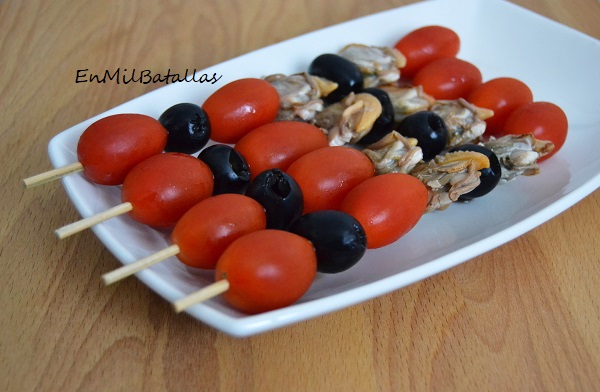 Banderillas de almejones con tomatitos - En Mil Batallas