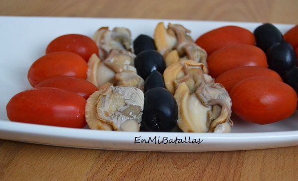 Banderillas de almejones con tomatitios - En Mil Batallas