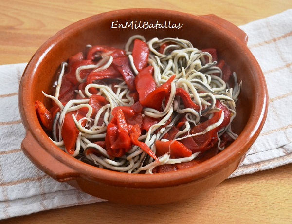 Cazuelitas de piquillos con gulas - En Mil Batallas