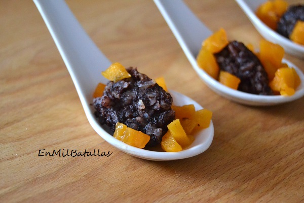 Cucharitas de caqui con morcilla - En Mil Batallas