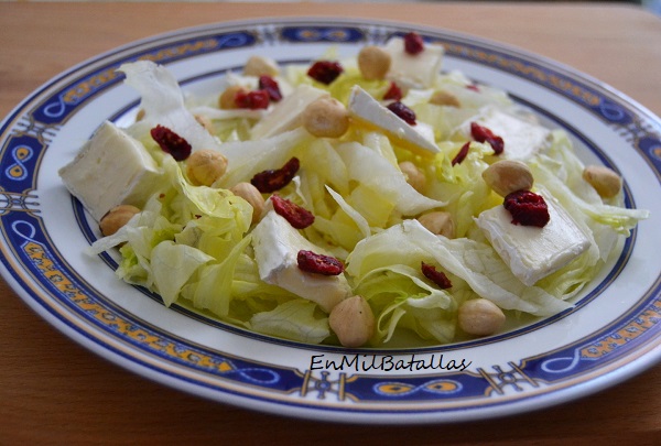 Ensalada de queso brie con avellanas - En Mil Batallas