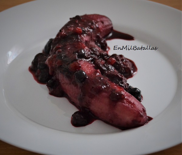 Plátano con frutas rojas - En Mil Batallas