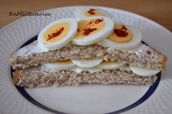 Sandwich de huevo duro - En Mil Batallas