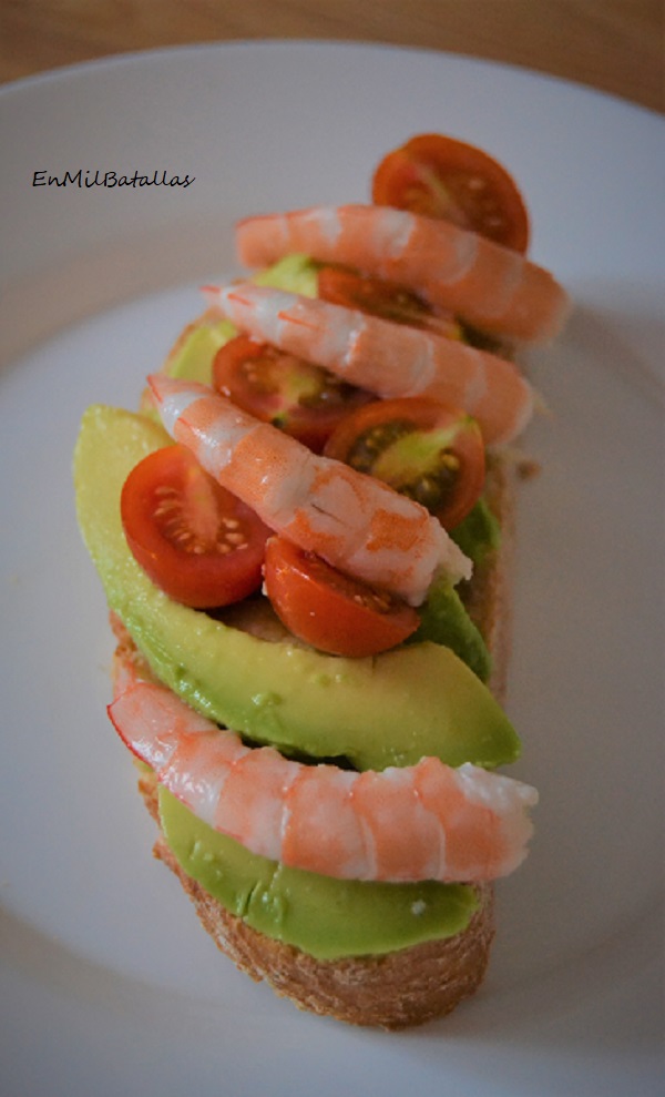 Tostadas de langostinos con aguacate - En Mil Batallas