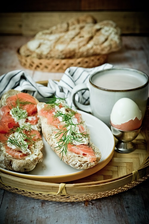 Cómo servir salmón ahumado para desayunar - El Jardín de Venus