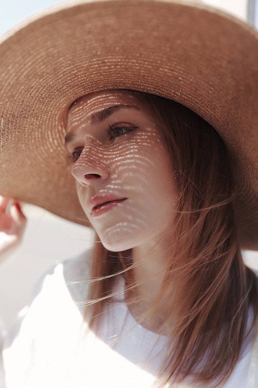 Cómo prevenir manchas solares en la piel - El Jardín de Venus